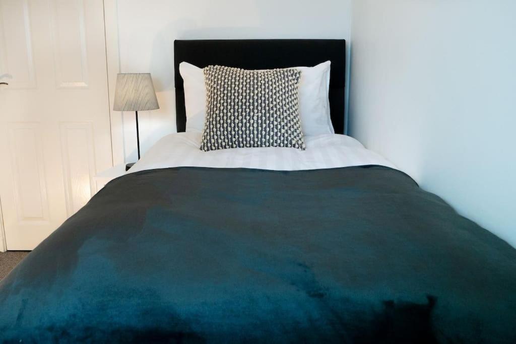 Central 2 Bedroom Luxury Home Close To River Ness Inverness Exteriör bild