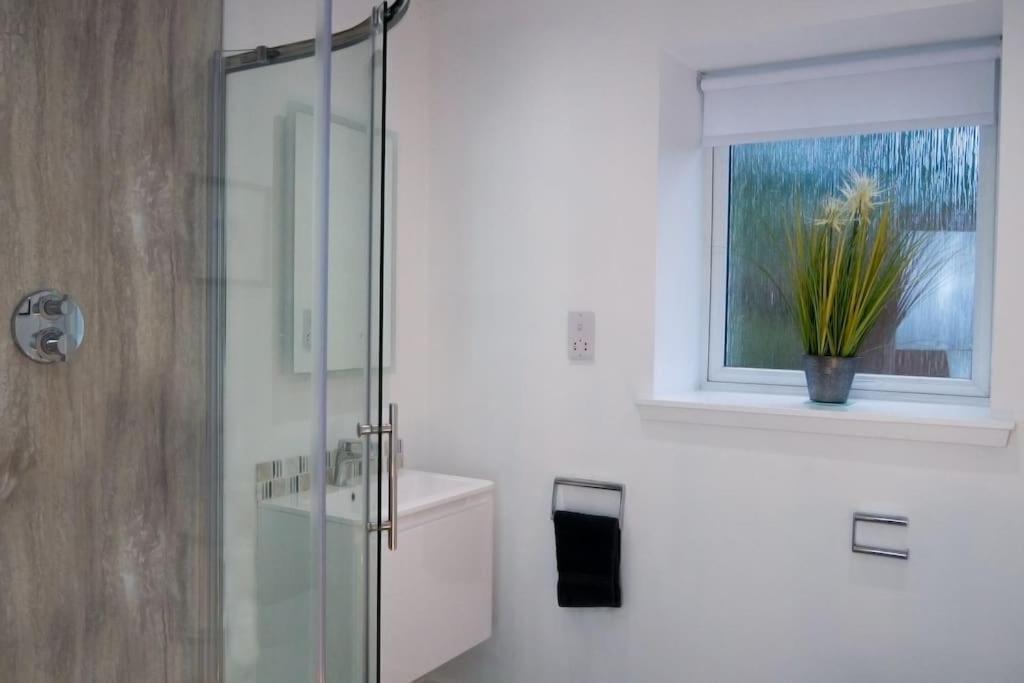 Central 2 Bedroom Luxury Home Close To River Ness Inverness Exteriör bild